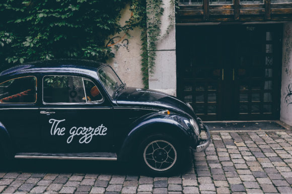 The Gazzete: A Sweet, Flowing Script for Everyday Design